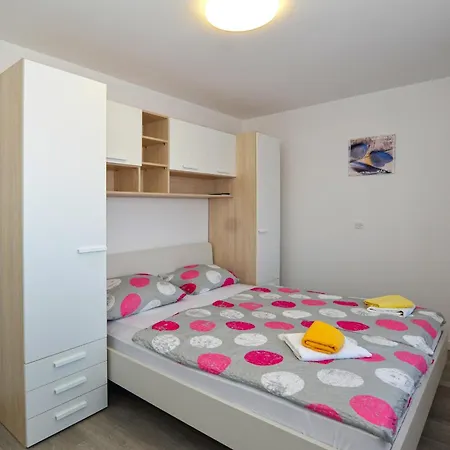 Apartment Joly *