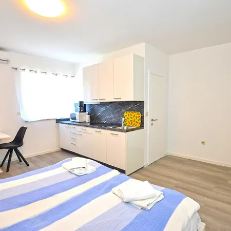 Apartment Joly *