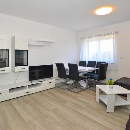 Apartman Joly *
