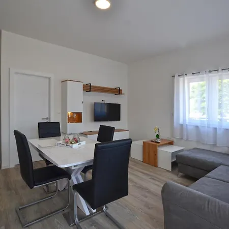 Joly Apartman *